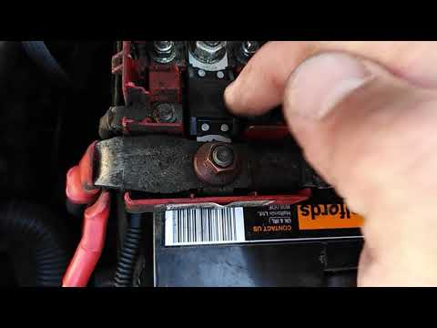 Renault Megane battery fuse 32v