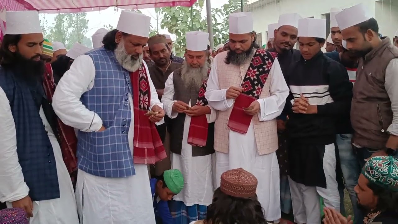65 th urs e Hazrat Khwaja Mohammad Hasan Sarkar......... chader posi.....2022