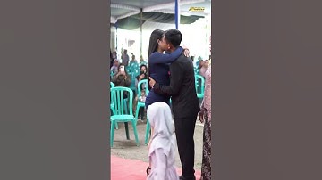 Viral pengantin pria memeluk mantan