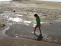 Caminando por la playa de San Cayetano - Buenos Aires