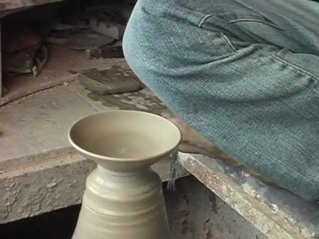 12 轆轤の技芸 The Art of Pottery Wheel Throwing 福森守比古