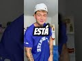 Ian Lucas muestra a su mascota en vivo