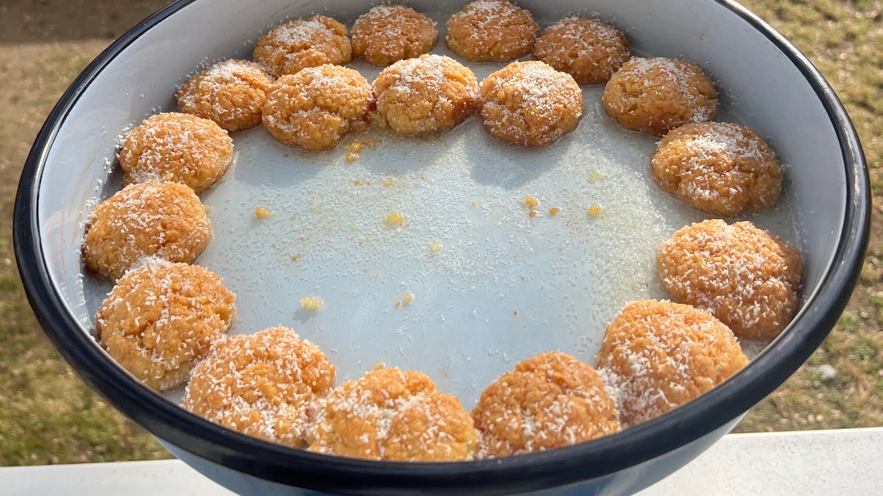 Tatli me Kokos dhe Sherbet,kur ta qitni e kerkoni mbas Iftari flisni vet😋,shija👌,@kuzhinaenerit4592 