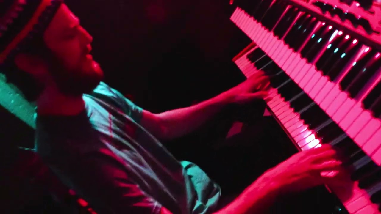 Peaches takes over an Orlando bar