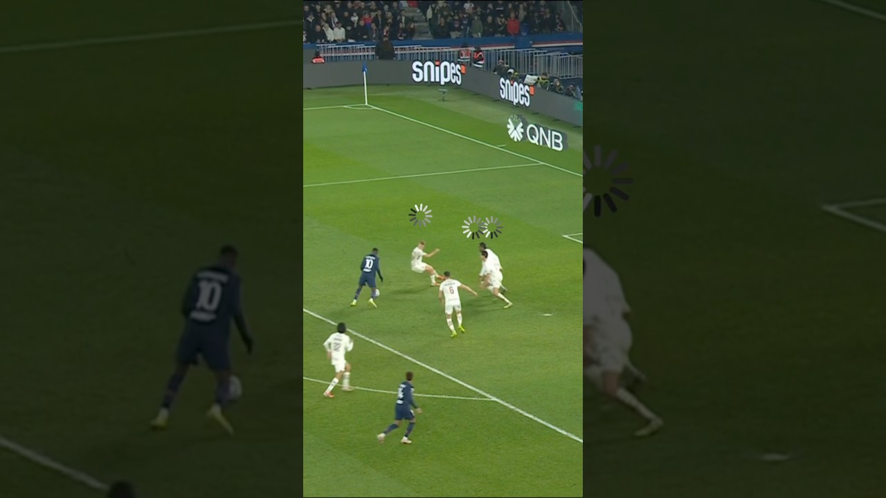 What a piece of art. 🎨⚽️ #PSG #Ligue1 #Dembélé