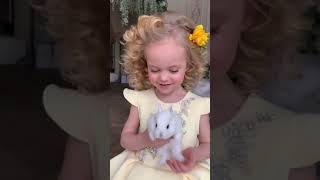 Смешное видео животные милый маленький кролик Смешное видео животные милый маленький кролик