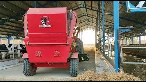 FEED MIXER in action by REDOX - Quality, durability and efficiency for dairy #tmr #feedmixer #redox