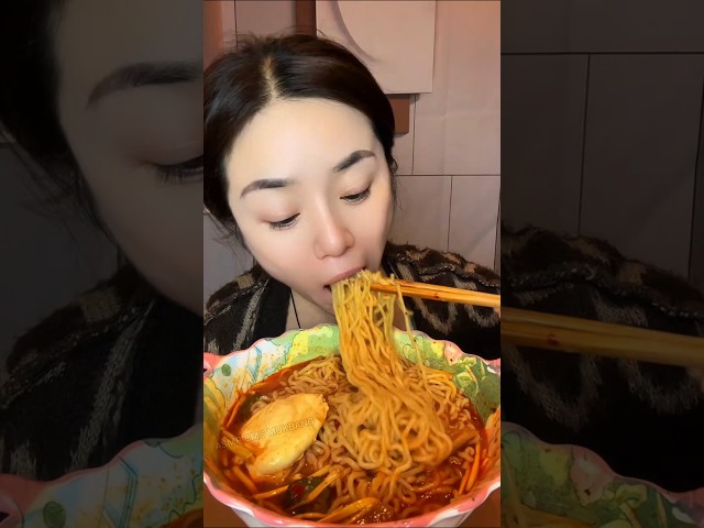 eating extreme spicy noodles | mukbang asmr eating