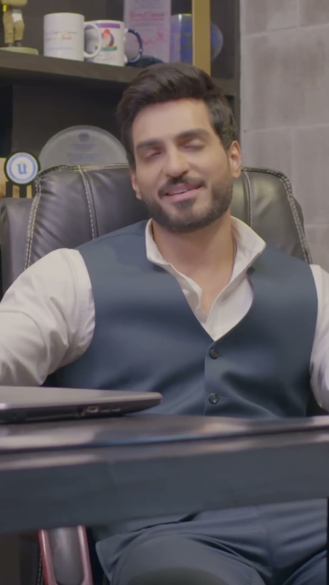 Welcome to my office Sajjal ? #bharam  #hinatariq  #shorts