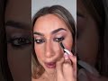 Io totale innamorata dello sguardo che da questo makeup 🌚