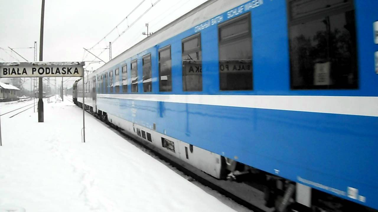 EP07-332 z międzynarodowym pociągiem pospiesznym ,,VLTAVA'' - odjazd. HD