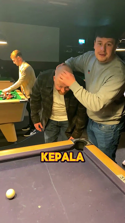 Ketika Kepala Botak Jadi Stik Biliar