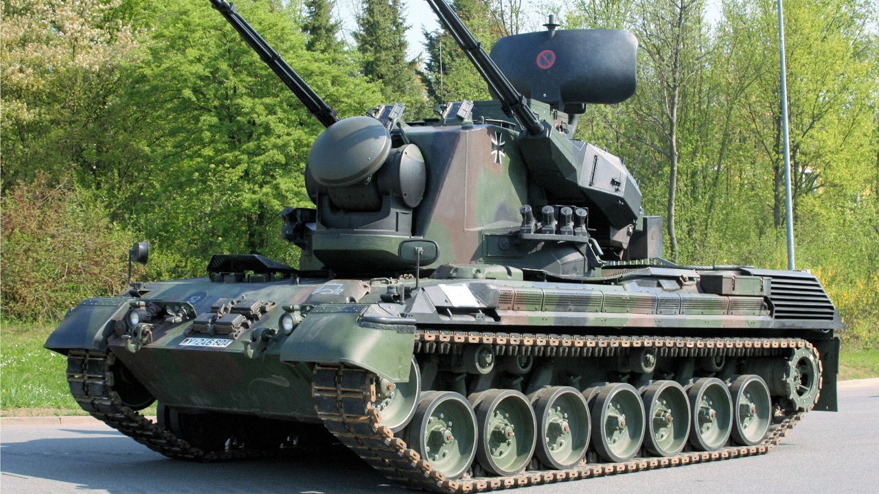 Tisíc sto nábojů za minutu — jak Němci proměnili tank Leopard v protiletadlovou bestii.