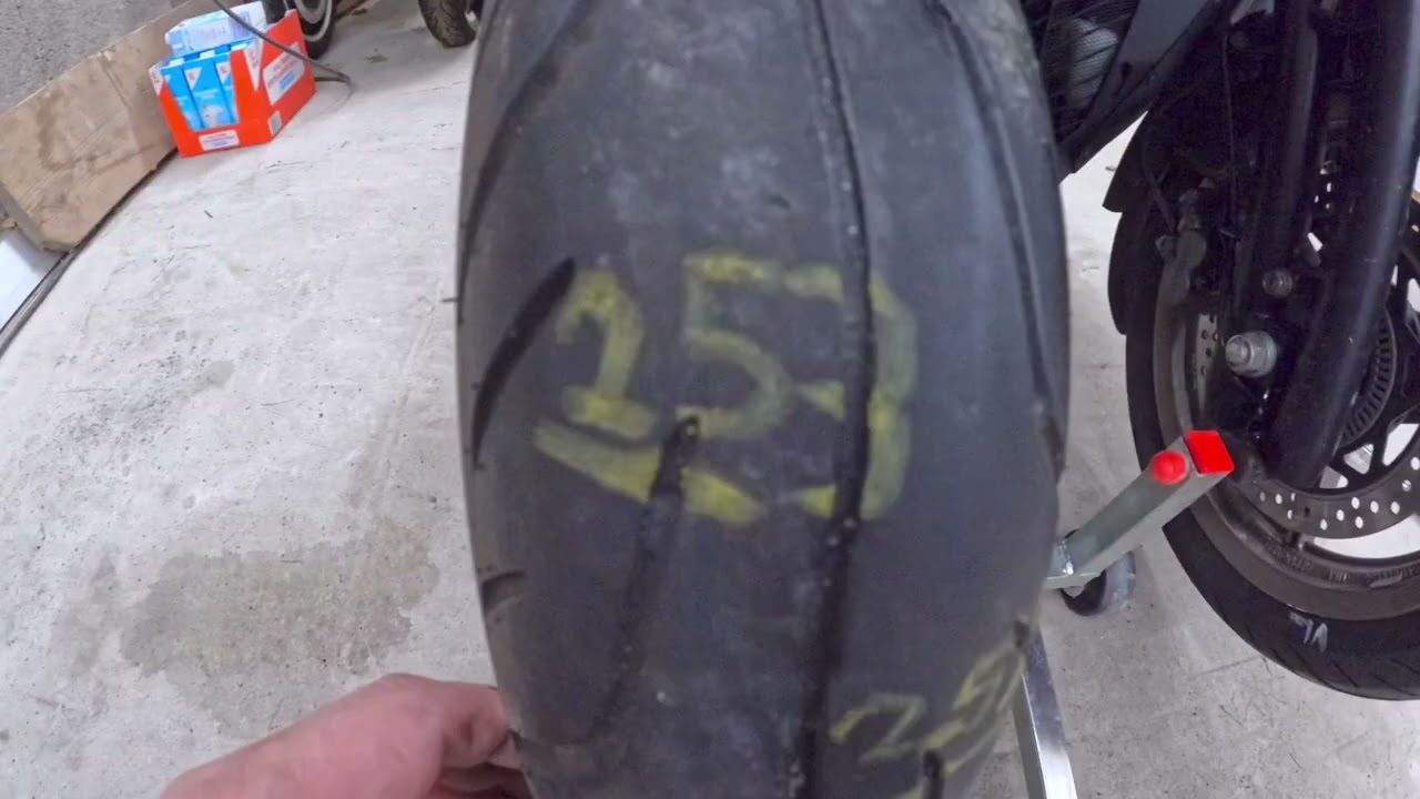 Währenddessen am anderen Vorderrad Sturz OK - Rechtes Vorderrad