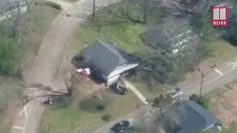 Man holds police in SWAT standoff at Jefferson home