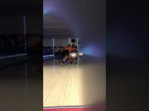 What a hit! #bowlingisfun #bowlingtime #bowlingnight #bowlinglife #thenightsaviciilyrics #1hand