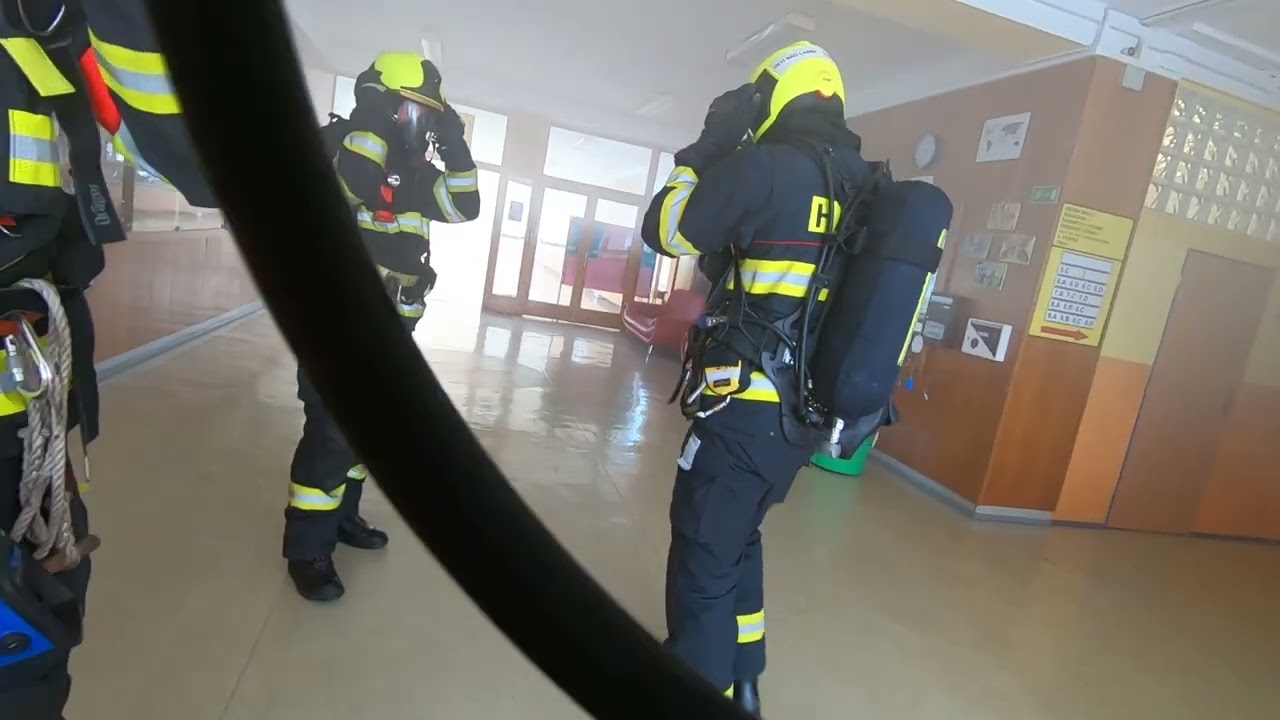 VÝJEZD - Taktické cvičení - výbuch a následný požár základní školy.