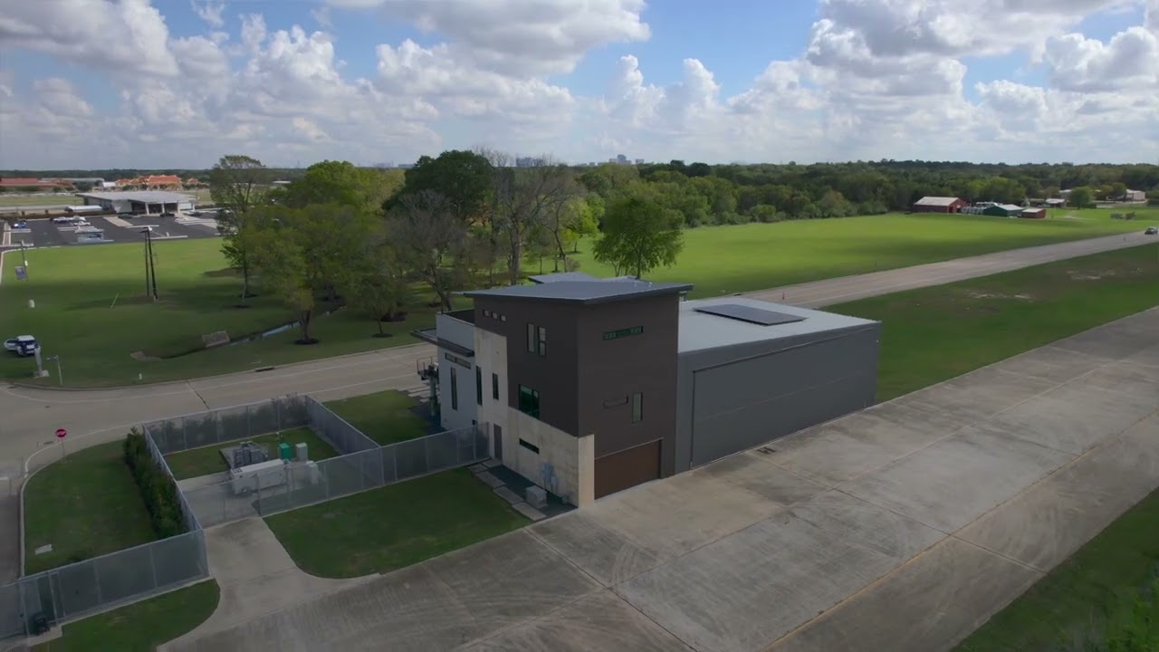 Aerovillas at West Houston Airport: Contemporary Homes with Attached Hangars at Full Service Airport
