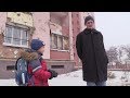 Пленному бойцу ВСУ показали разрушенные дома Донецка.
