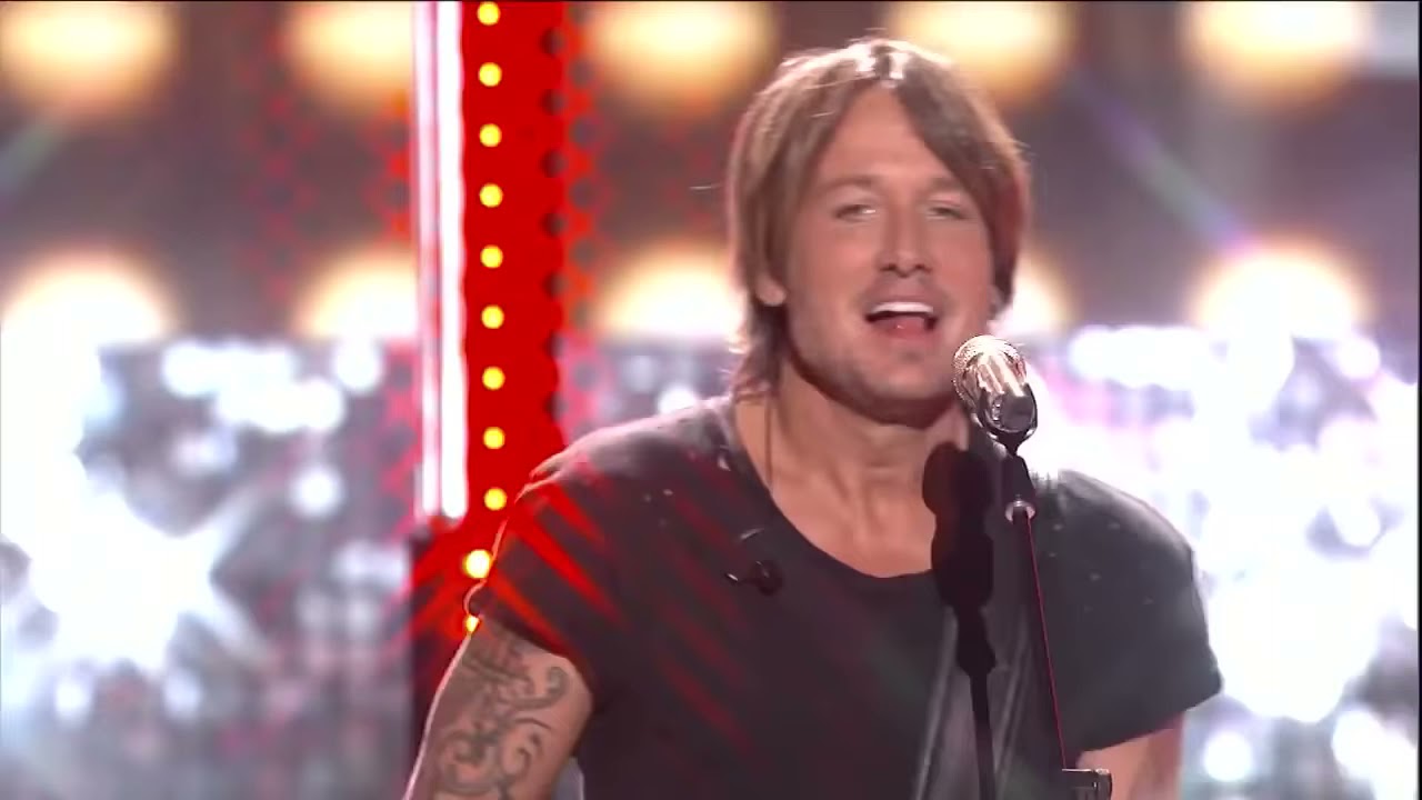 Jennifer Lopez - Diamonds & Locked Out of Heaven (American Idol Live 2015) [HD]