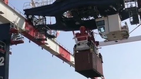 Awesome Swing System Of RTG Crane. #rtg #container #viral #truck #op #cat #heavyequipment
