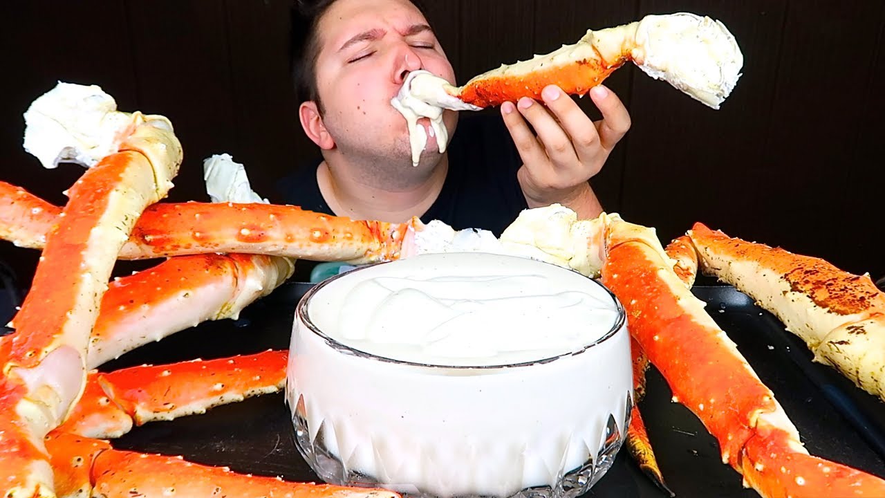 King Crab Legs With Alfredo Sauce • MUKBANG YouTube