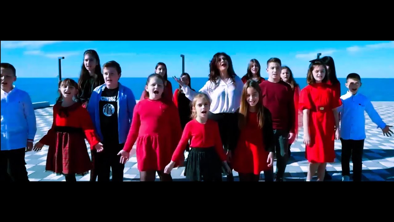 Pragu i Vegjëlisë!   Gëzuar Festat e Nëntorit, Nënë Shqipëri!