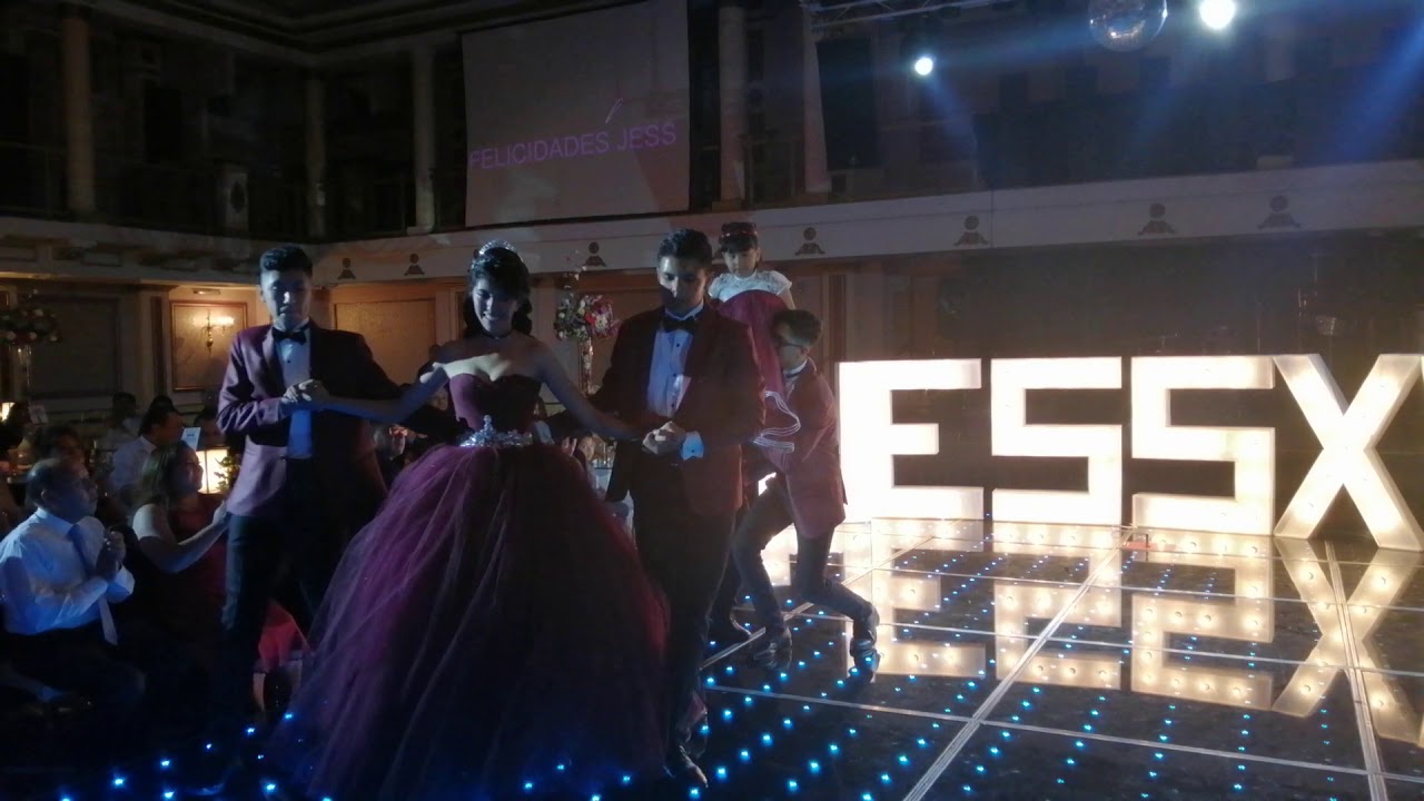 Ceremonia de coronación, último juguete y brindis - A thousand years Christina Perri. [SILVER TANZ]