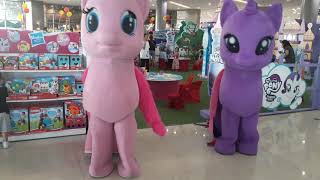 Pinkie Pie & Twilight Sparkle mascots dance We Got This Together from My Little Pony the Movie