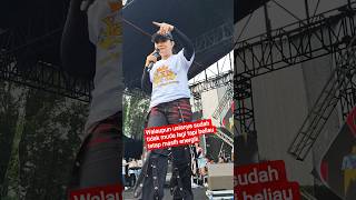 pesona energik artis senior Ratna Antika