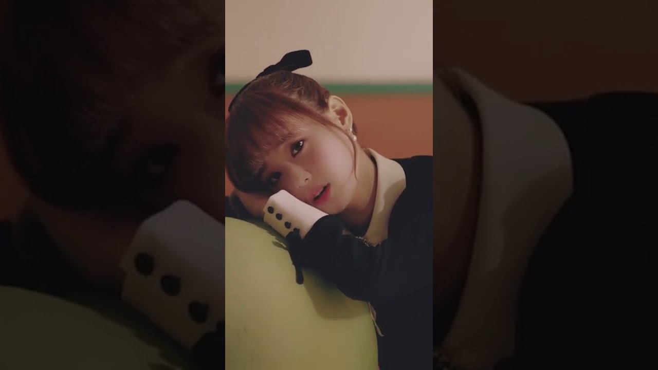 이달의 소녀 츄 (LOONA Chuu) Heart Attack 세로 뮤직비디오 Vertical M/V - YouTube