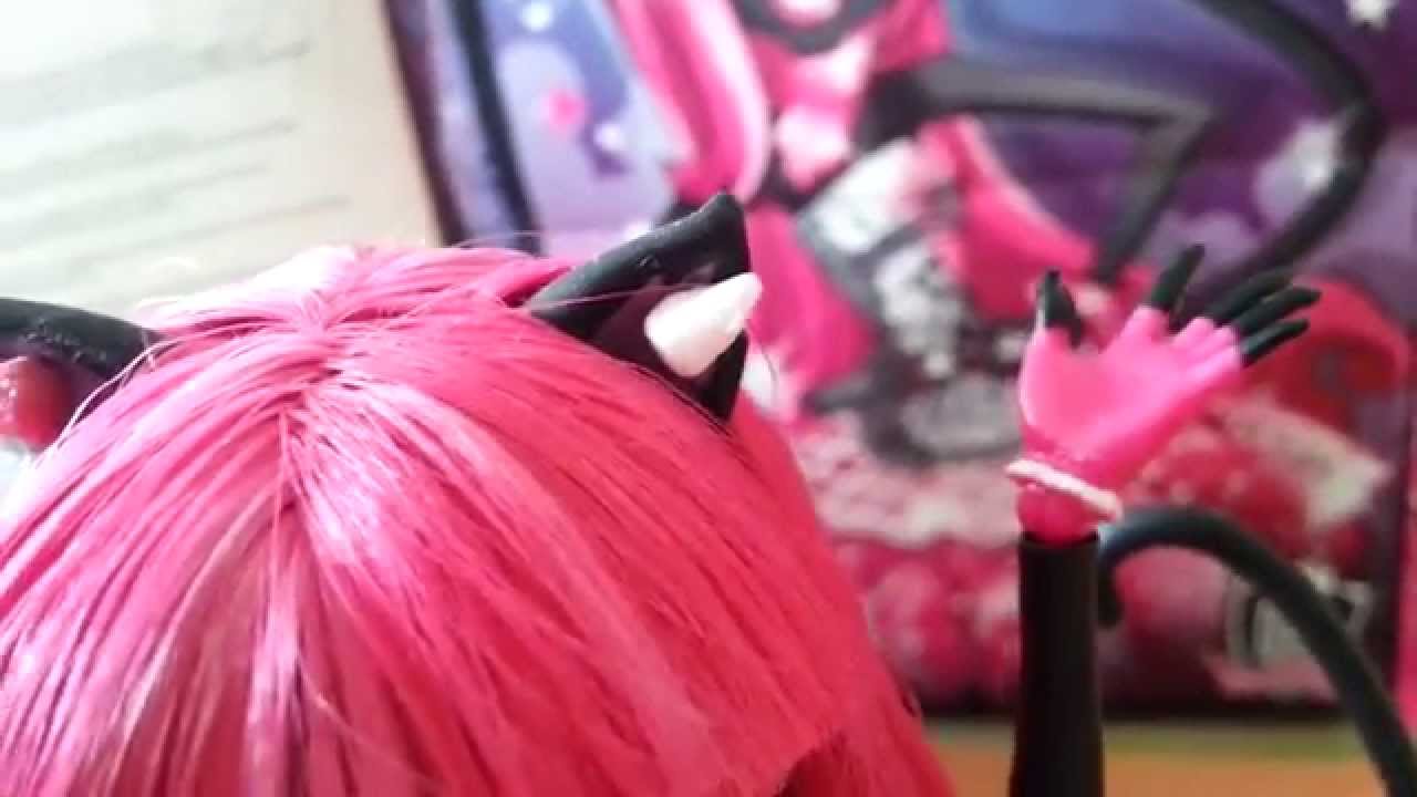 ОБЗОР Кукла монстер хай Кетти Нуар - YouTube