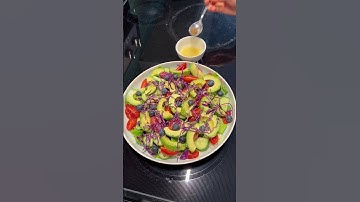 Salad bơ trộn rau củ quả tươi ngon