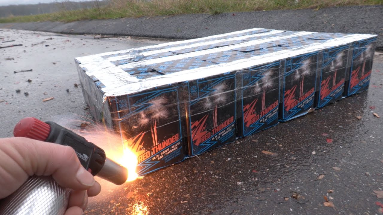 24x Red Thunder 384sh Titanium Salute Cake Oud en Nieuw 2023 - 2024