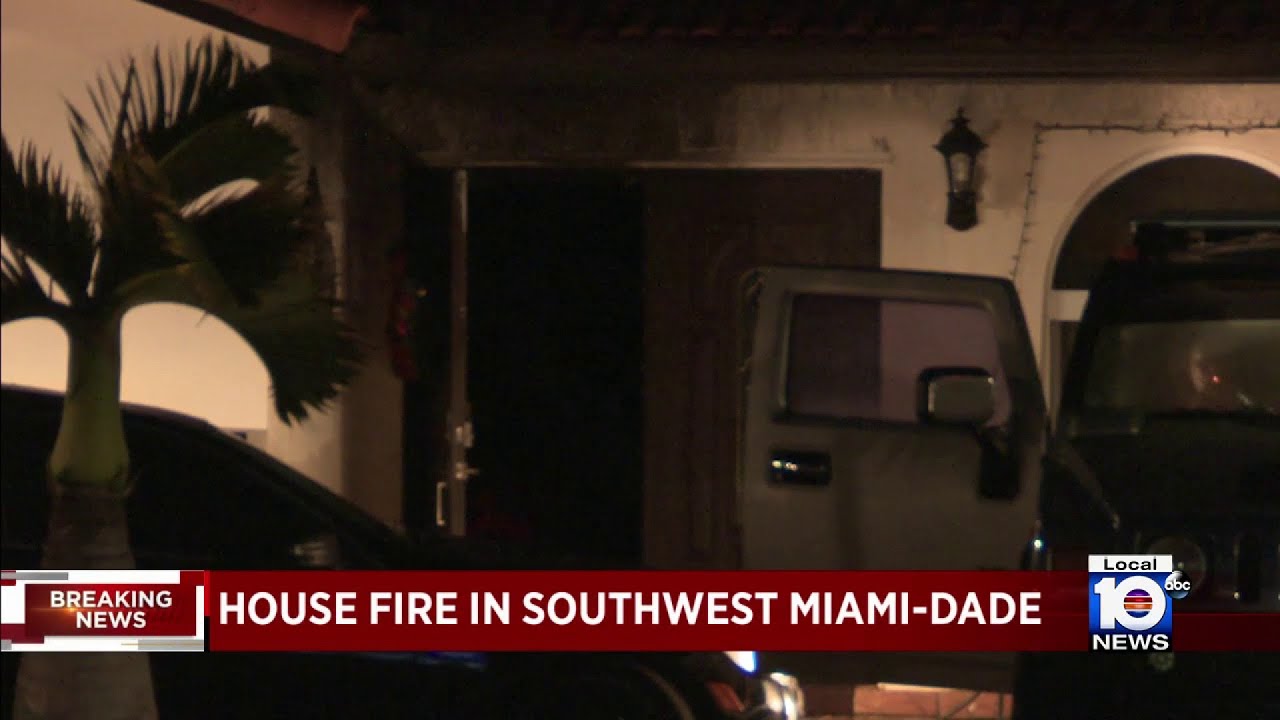 Fire erupts inside home in southwest Miami-Dade - YouTube