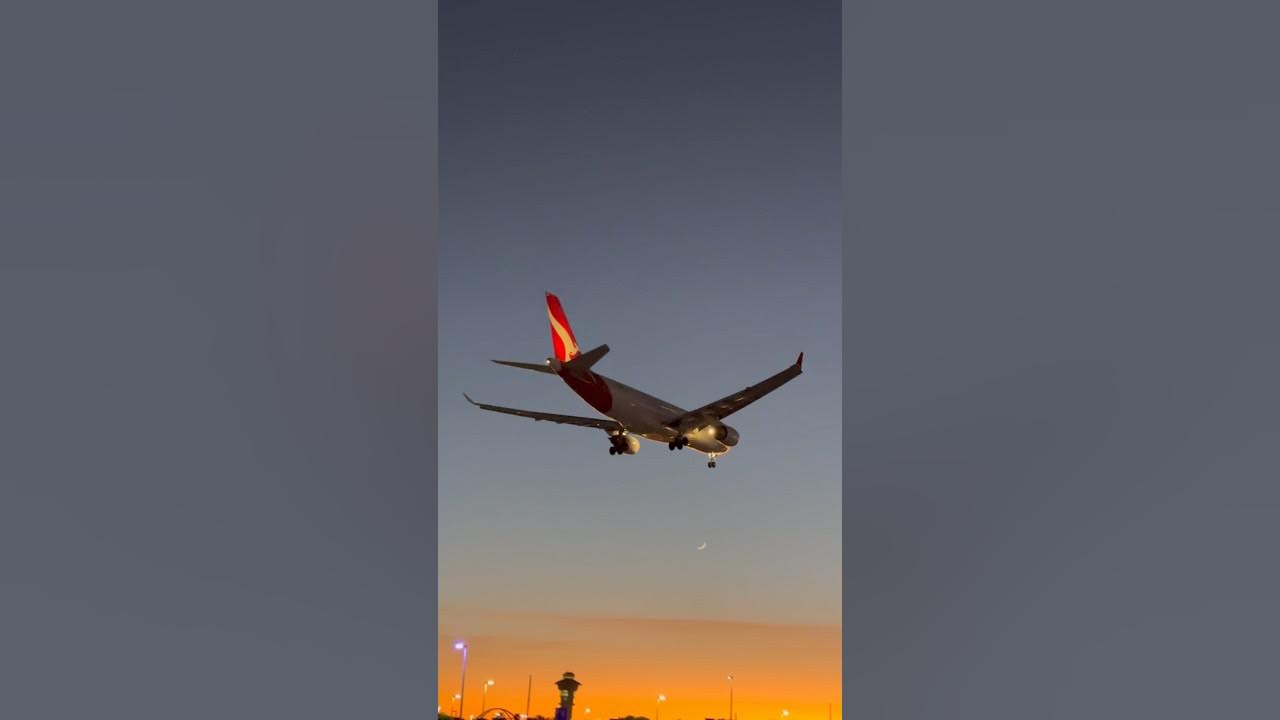 qantas-airbus-a330-202-from-brisbane-to-los-angeles-airport-1-12-2024-5