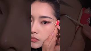 Inverted Hook Eyeliner Tutorial | Super Easy Beginner-Friendly Look! #eyemakeup #eyeliner #shorts