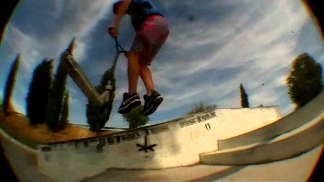 One Day in Nîmes. Flavio Pesenti. Scooter Part YouTube
