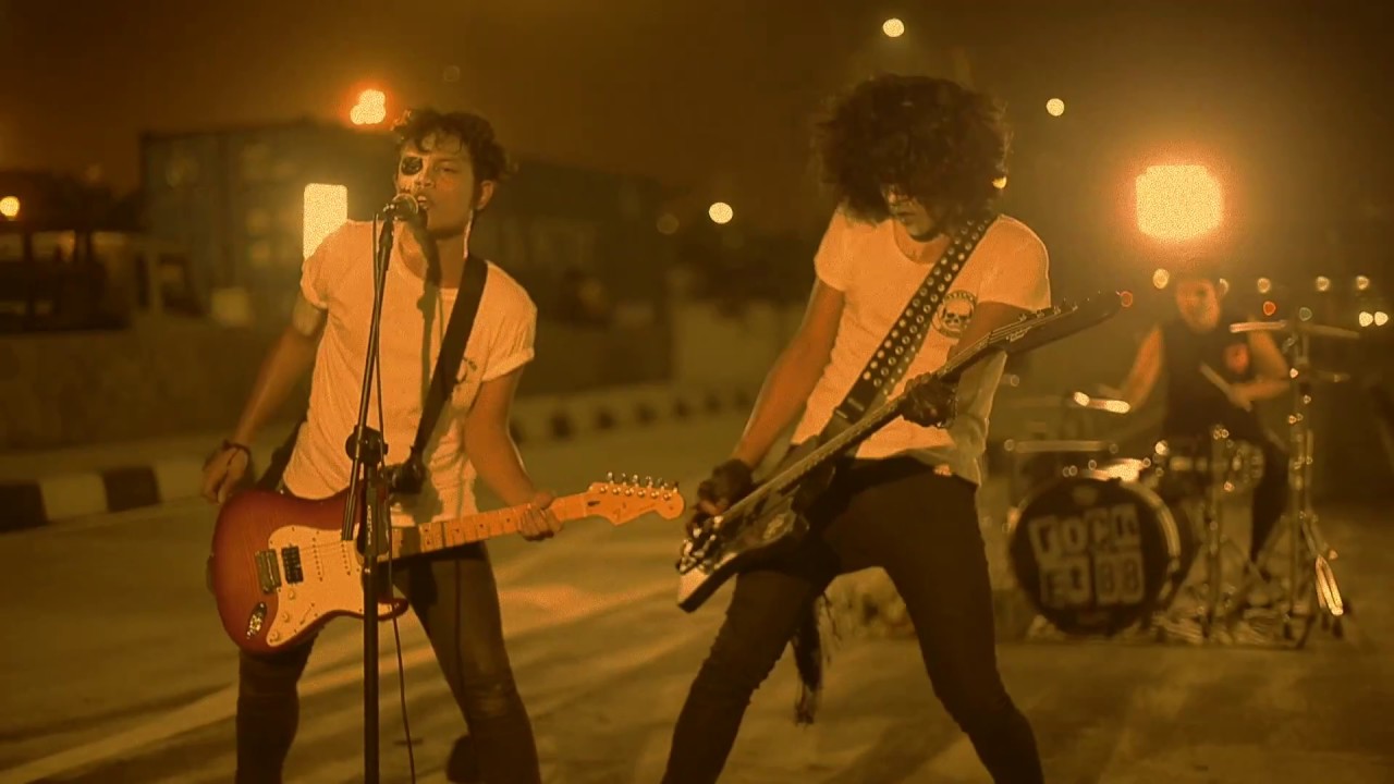 Guarda ROCKET 88 - Faceless (Official Music Video) su YouTube Guarda ROCKET 88 - Faceless (Official Music Video) su YouTube