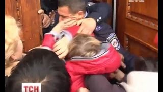 Общество: Жители Коростышева с боем отстаивали свое право на медпомощь Общество: Жители Коростышева с боем отстаивали свое право на медпомощь