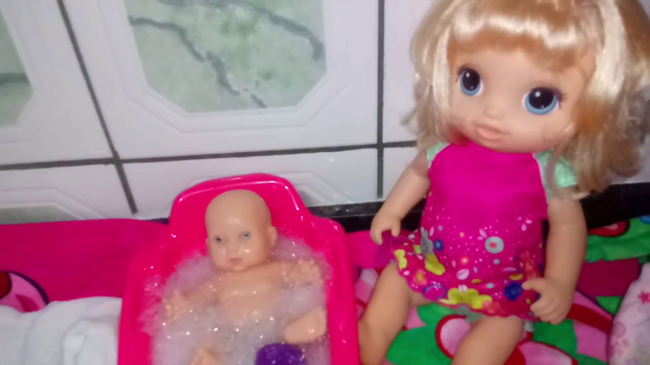 Boneca Lulu Tomando Banho - Baby Alive - YouTube
