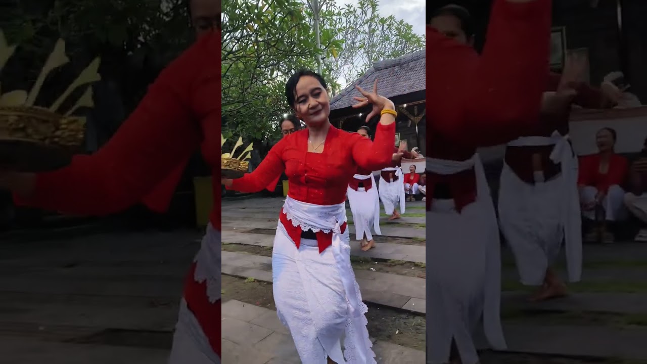 Tari rejang lawas pura narmada. Dari grouf Namaste Rahayu