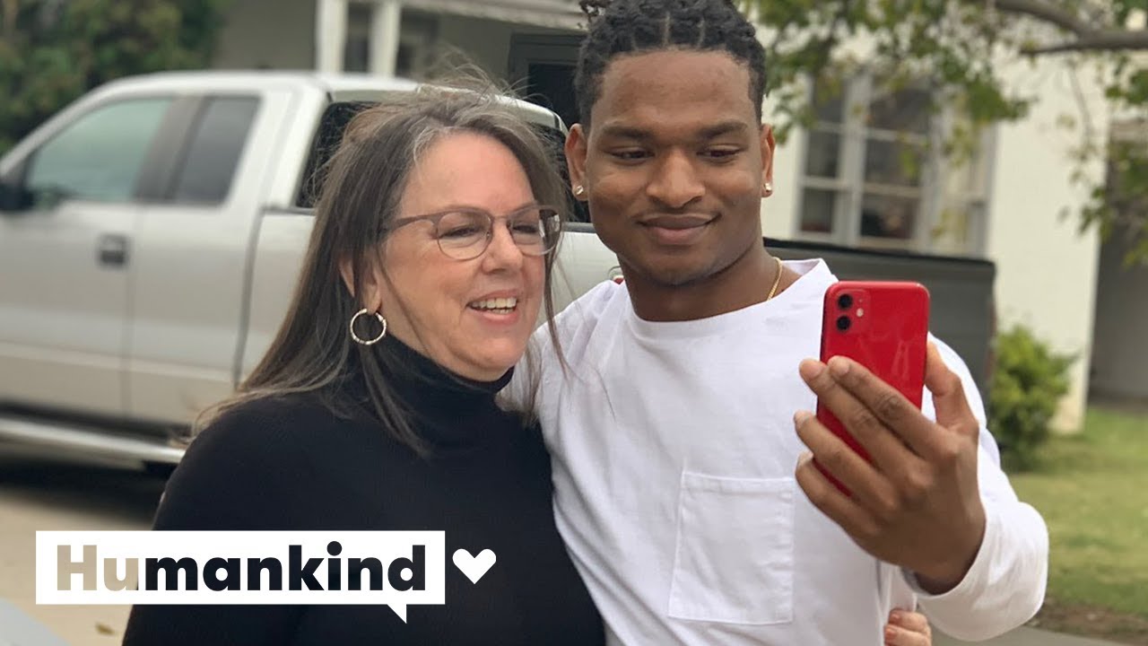 Text from stranger turns into turkey day tradition | Humankind