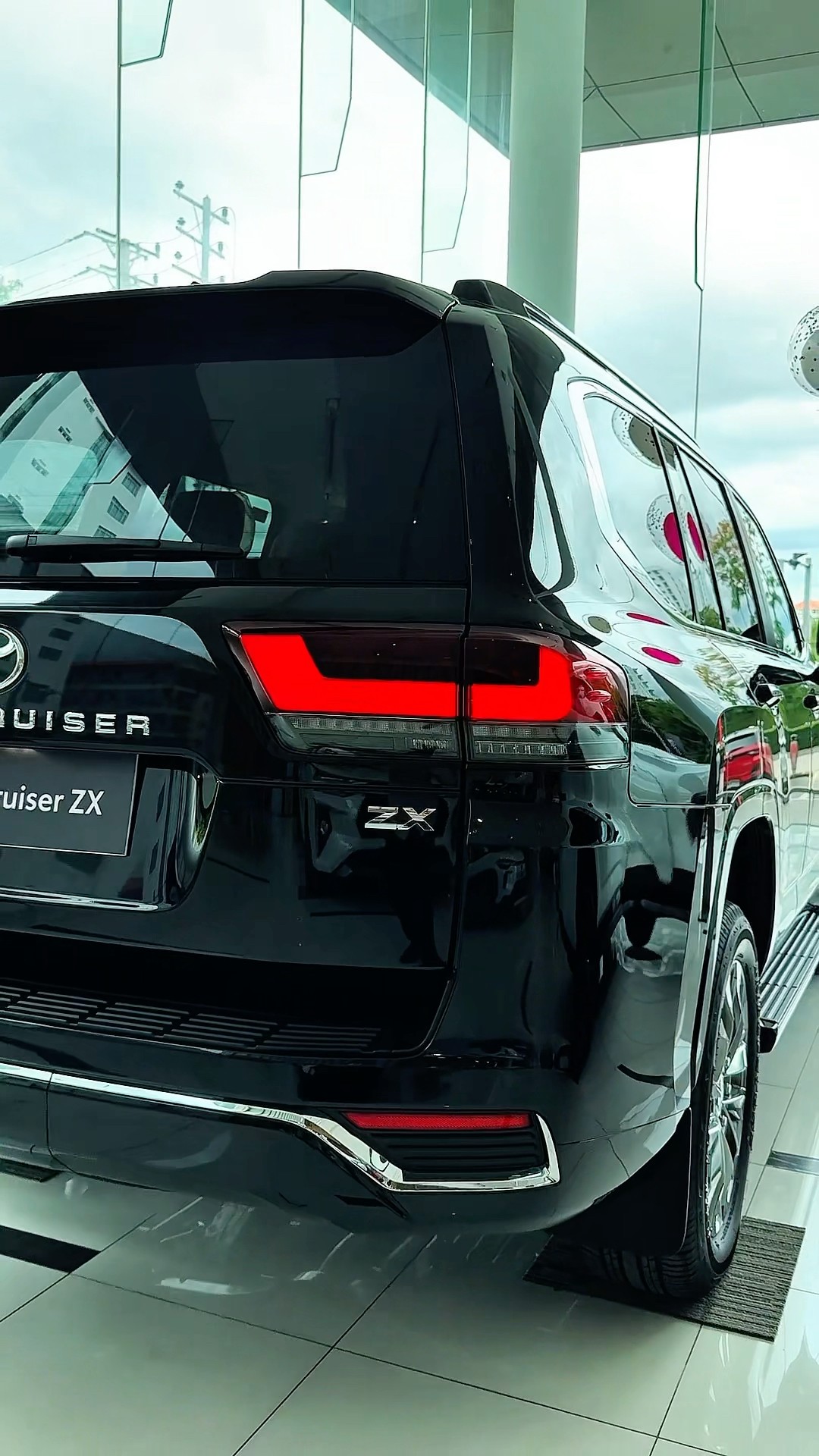 Toyota Land Cruiser ZX 2025 Black Edition Review - YouTube