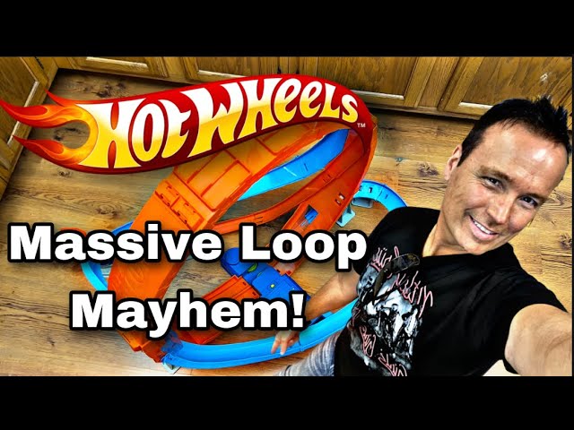 Hot Wheels Massive Loop Mayhem Track Set with Huge 28-Inch Tall