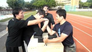 20121222第4場艾格納VS小馬哥 比腕力 鉄腕