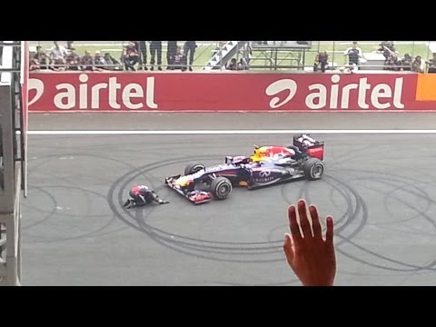 Sebastian Vettel Burnout/Donuts (Full video) @ F1 Indian Grand Prix 2013