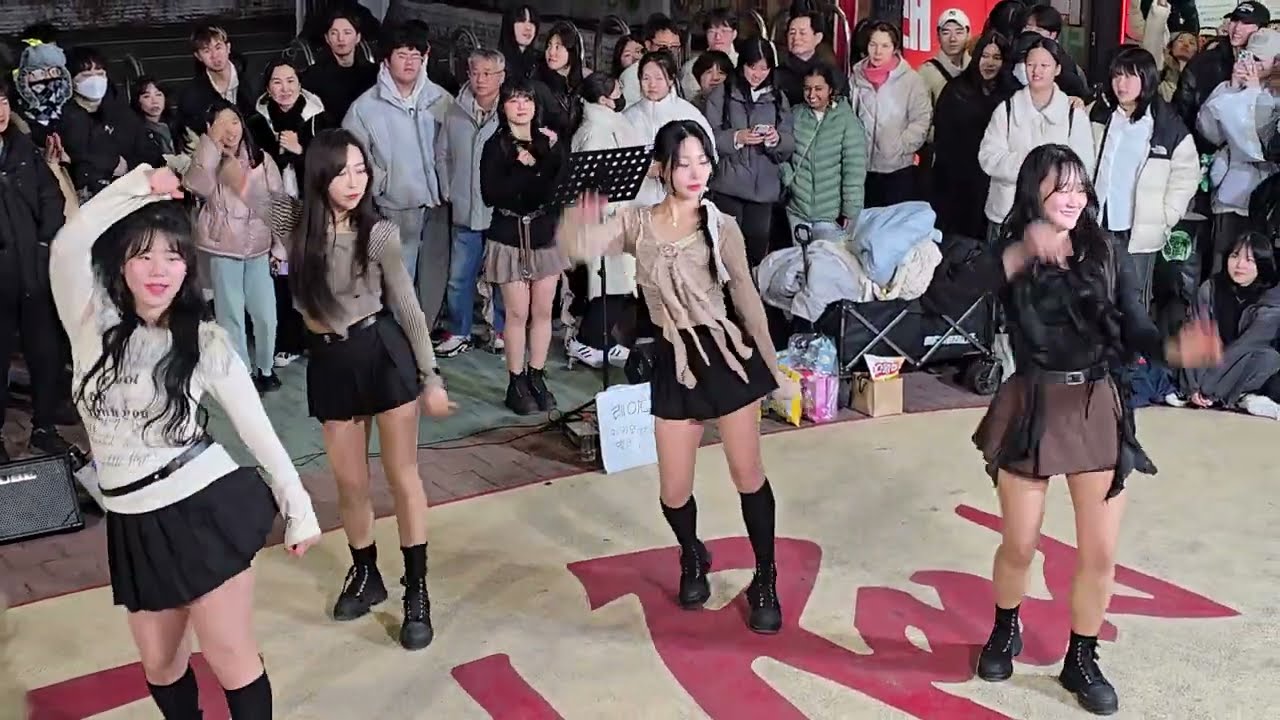 20250215 hongdae busking 홍대 미녀댄스팀 레이디비(Lady B) 06 - Panorama _ IZ*ONE