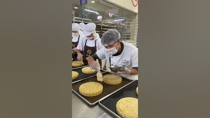 How Many Workers Are Slacking Off And Sleeping? #shorts  #chinesecake #mooncake