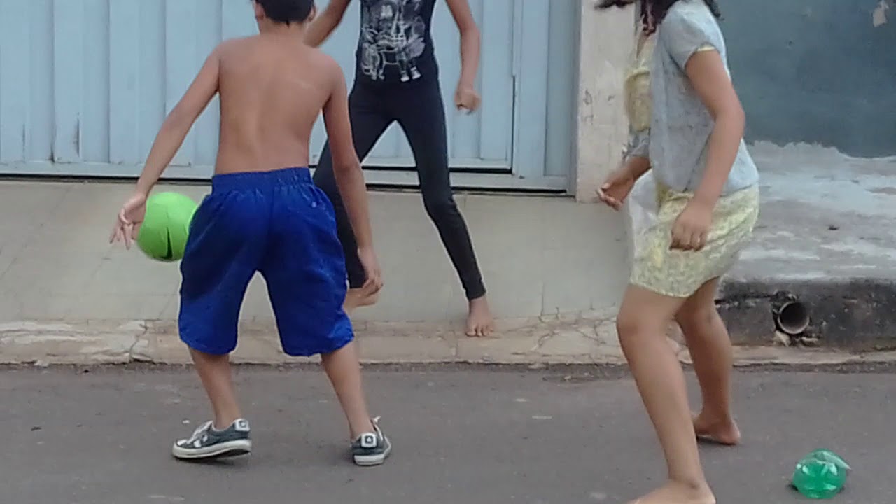 JOGANDO FUTEBOL NA RUA YouTube JOGANDO FUTEBOL NA RUA YouTube